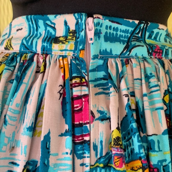 Pinup couture Jenny skirt with Paris print and POCKETS!
Size medium waist 30” - Picture 5 of 6